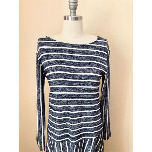 Gap Women's Dress Softspun Stripe Flounce T-Shirt Size XS Navy Blue - Picture 2 of 9